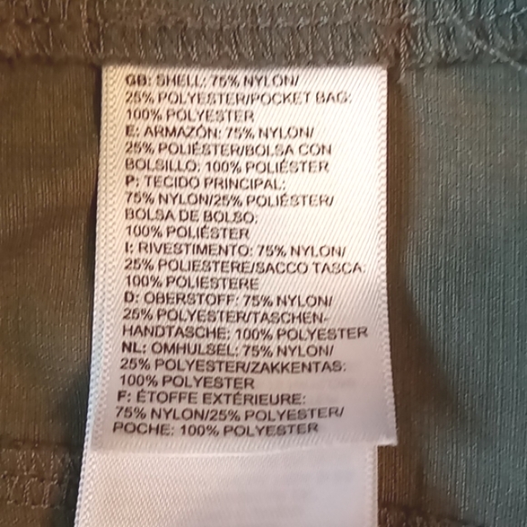 The North Face Ladies Green Hiking Shorts - Picture 9 of 10